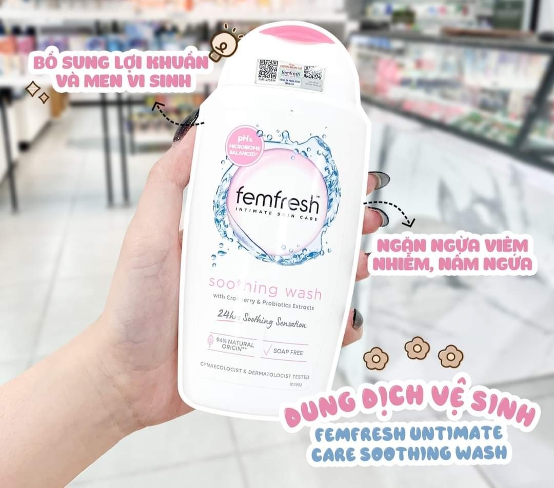 Dung dịch vệ sinh phụ nữ cao cấp Femfresh Soothing Wash 250ml, tăng cường cấp ẩm, sạch khuẩn và thơm mát