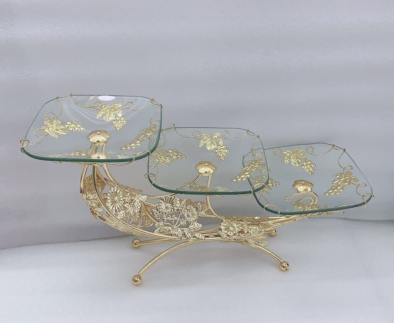 KHAY ĐỰNG HOA QUẢ BÁNH KẸO THỦY TINH KHUNG KIM LOẠI 3 TẦNG BẬC THANG - VD27