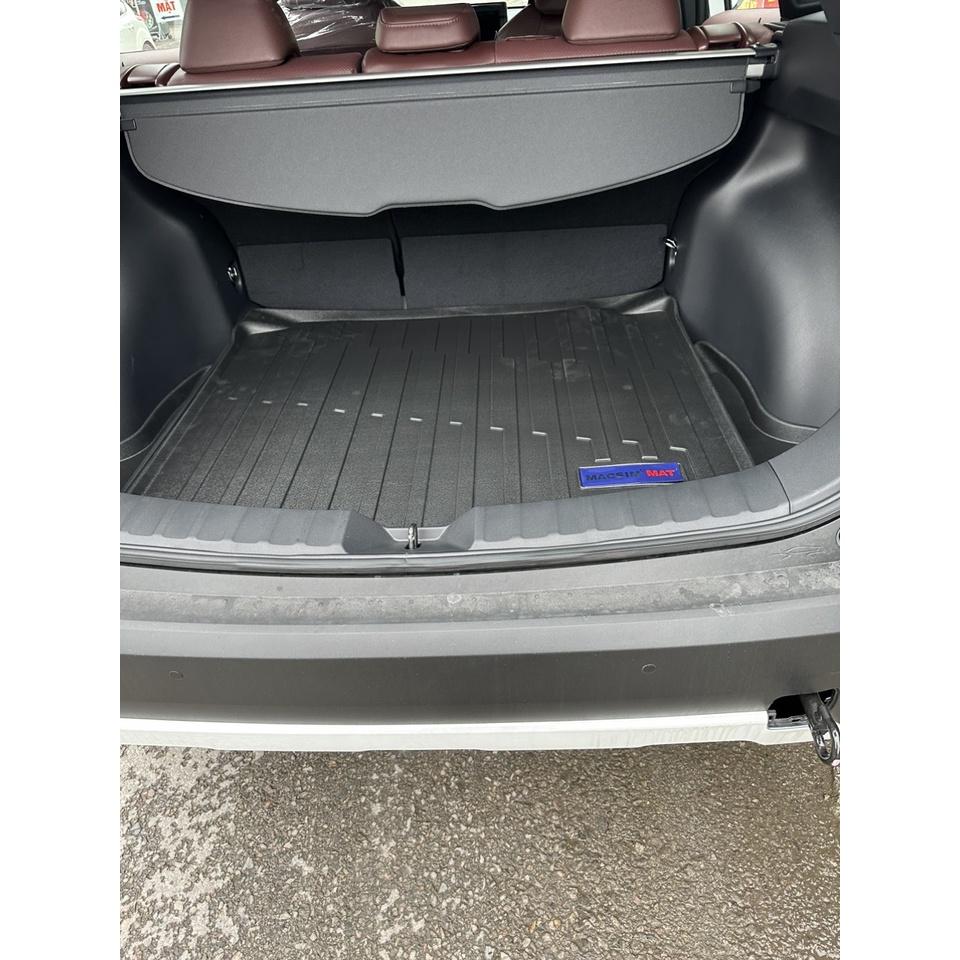 Thảm lót cốp xe ô tô Toyota Cross nhãn hiệu Macsim hàng loại 2