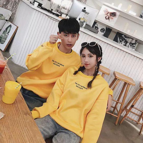 ÁO  ĐÔI THU ĐÔNG NAM NỮ MÀU VÀNG