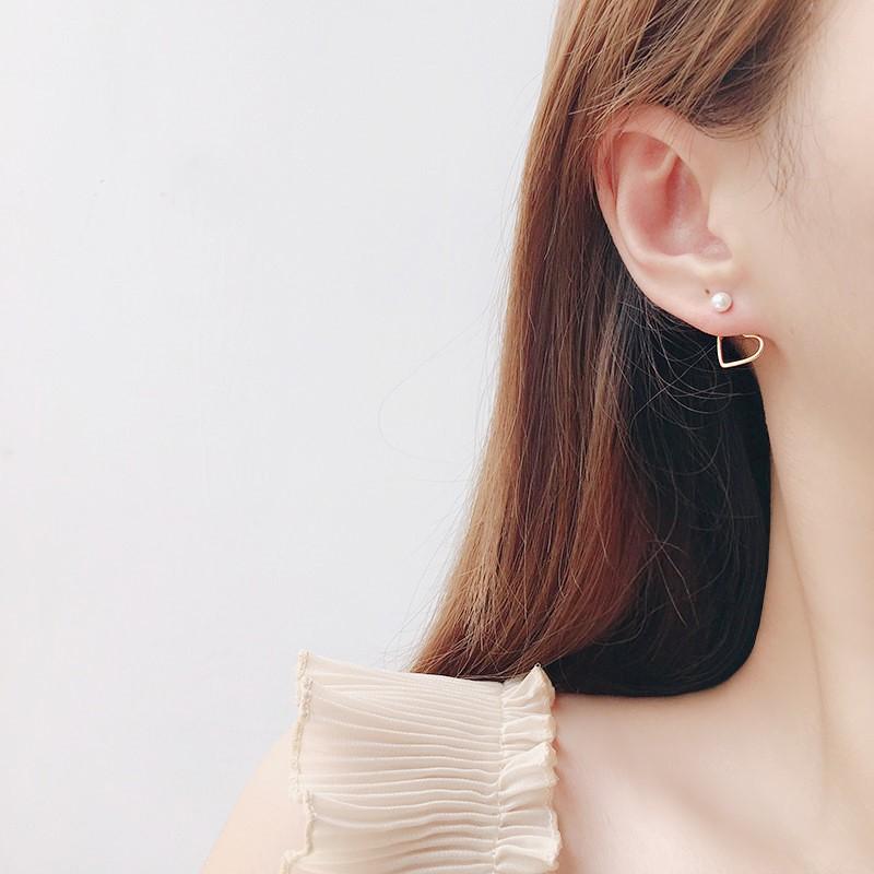 Khuyên tai trái tim đính hạt giả ngọc trai