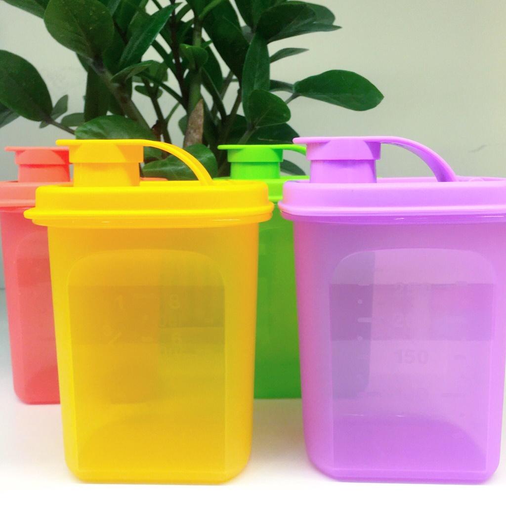 Bộ 4 bình nước Tupperware Slim Line Pitcher 350ml