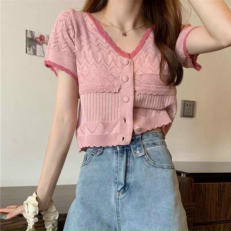 Áo len viền vân trám khuy bọc