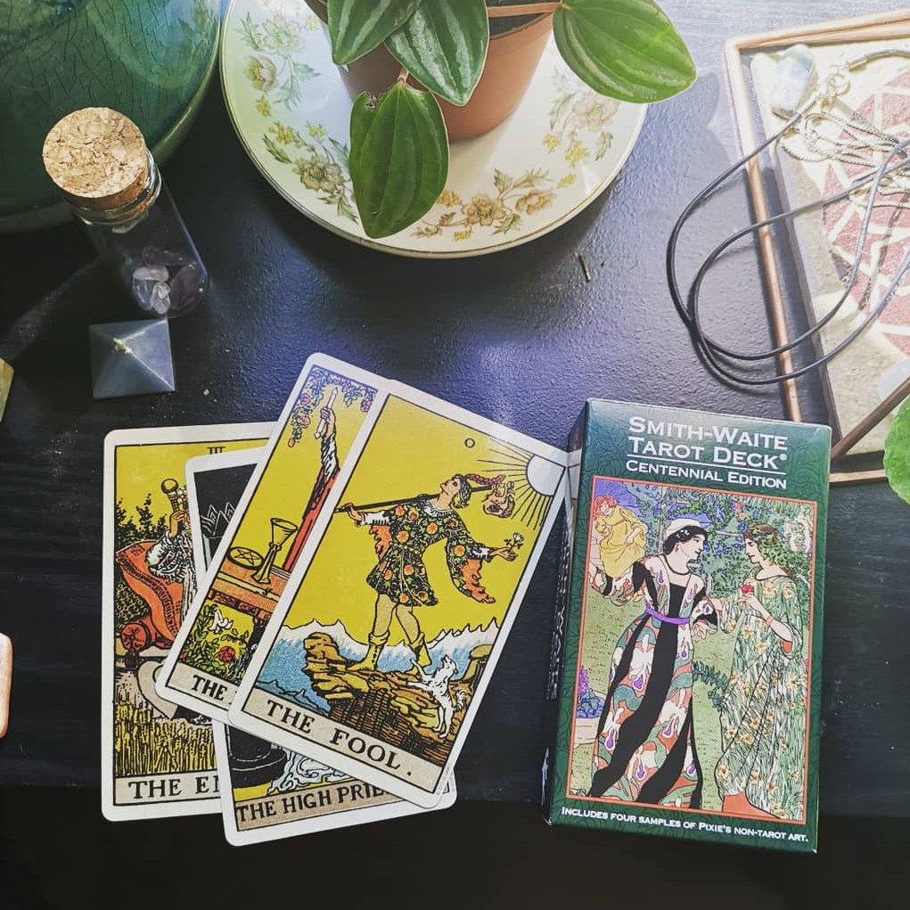 Combo Bộ Bài Tarot The Smith-Waite Tarot Centennial Edition Pamela Colman Smith Commemorative Cao Cấp và Túi Nhung Đựng Tarot và Khăn Trải Bàn Tarot