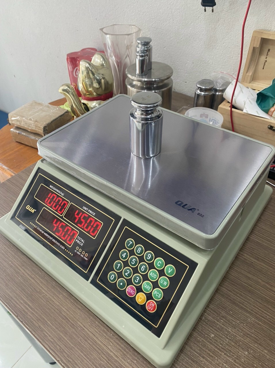 Cân tính giá điện tử giá rẻ 30kg QUA 832 lớn