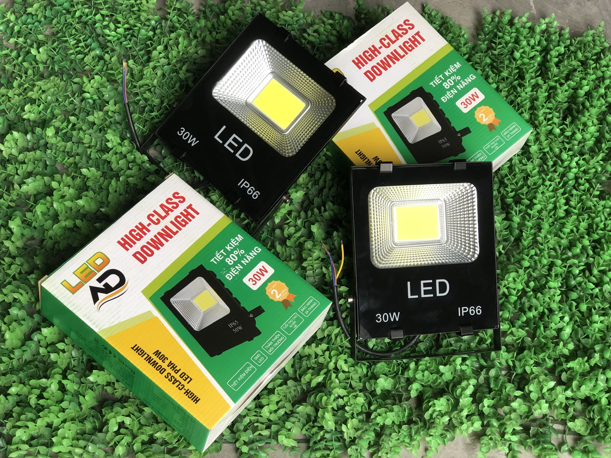 Đèn pha LED sử dụng điện lưới siêu sáng