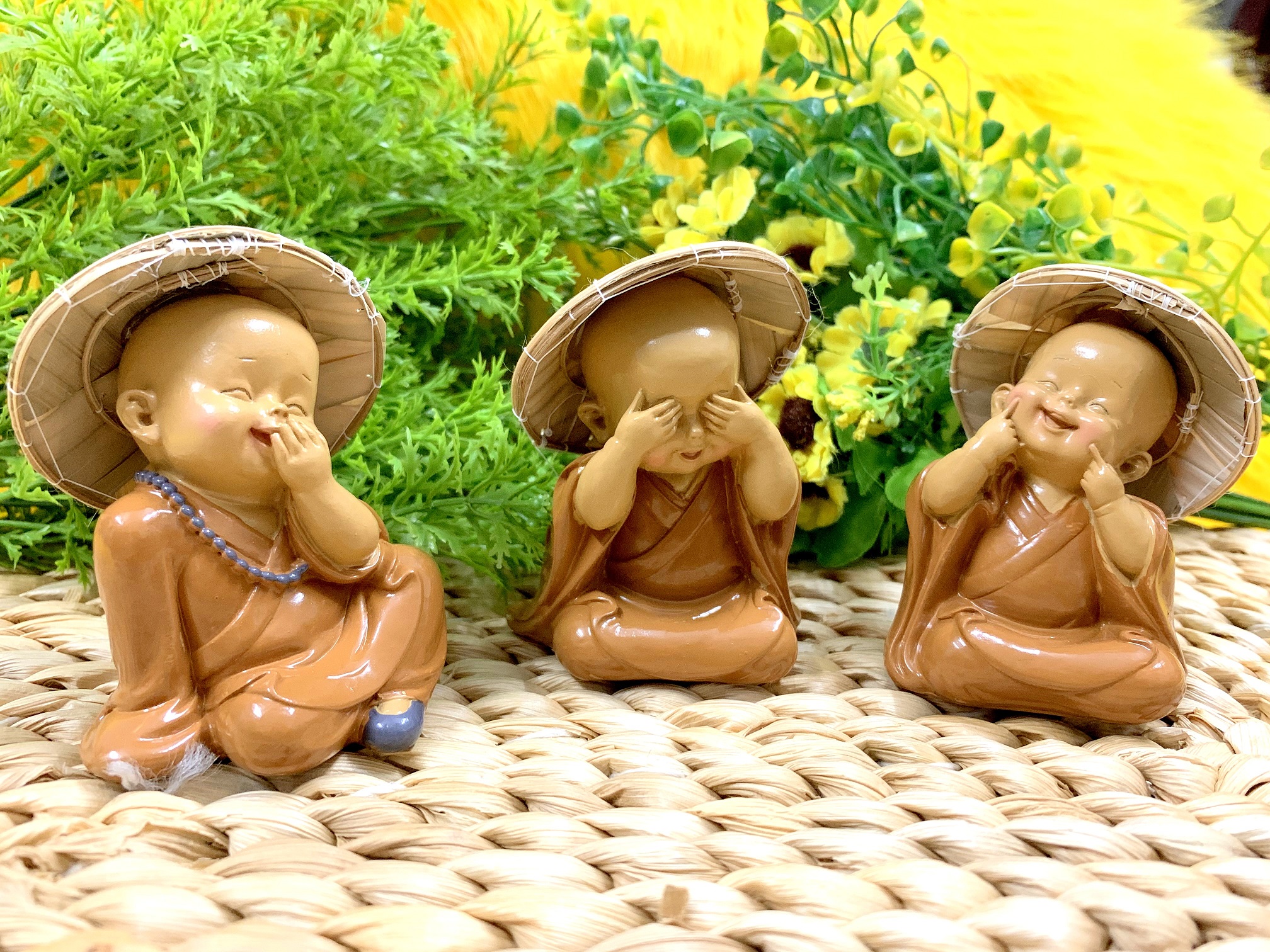 Chú tiểu Hoan Hỉ Tài Lộc Đội Nón Lá Việt Nam