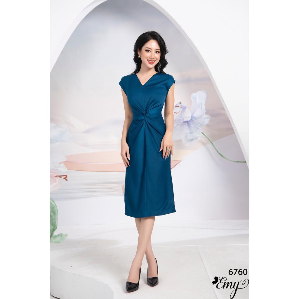 Đầm EMY EM6760 Xoè Cổ V Cát Nhung