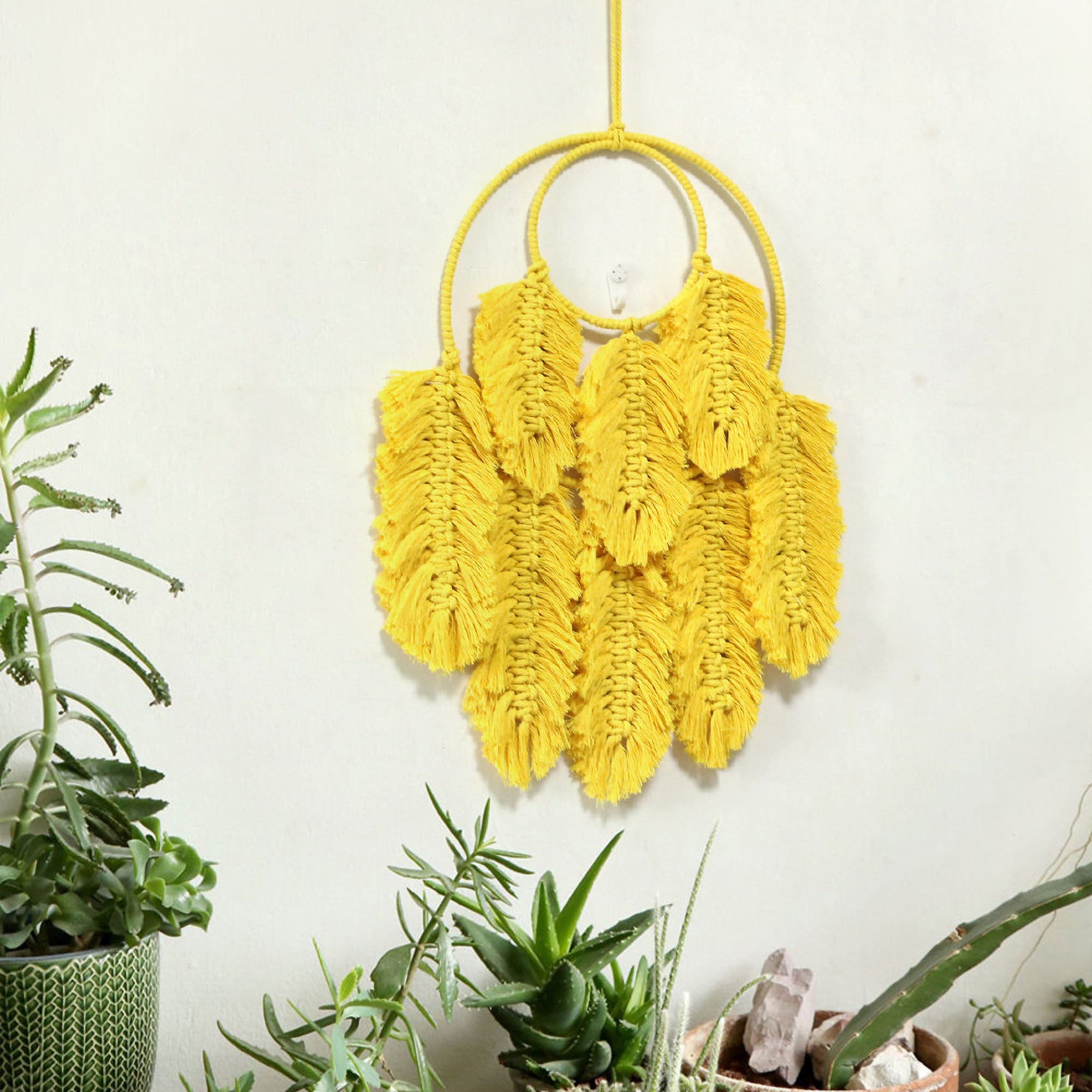 Dream catcher trang trí phòng ngủ, phòng làm việc màu vàng