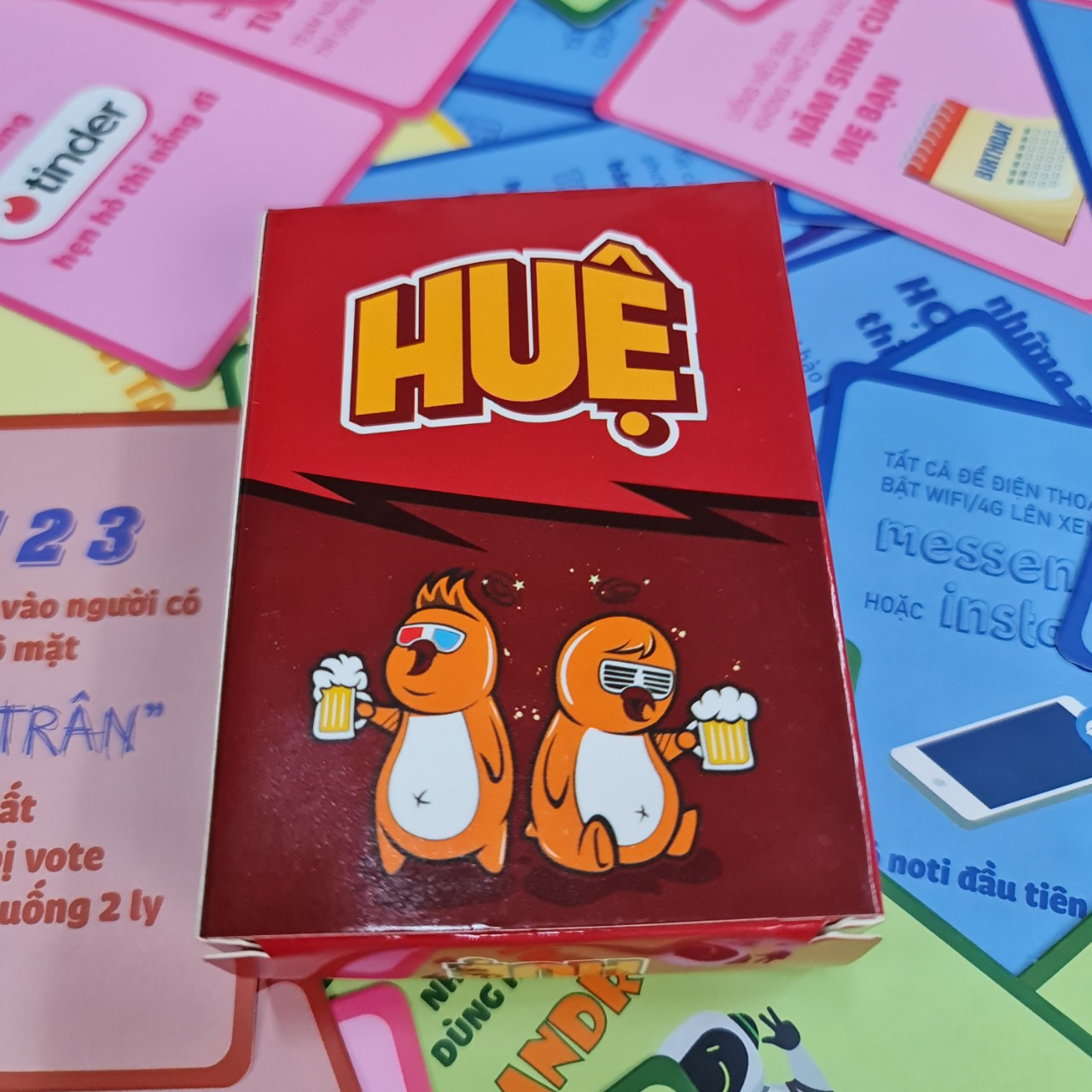 Bộ bài &quot;HUỆ&quot; - Drinking game hot trend gây bùng nổ cuộc vui liên hoan trên bàn nhậu