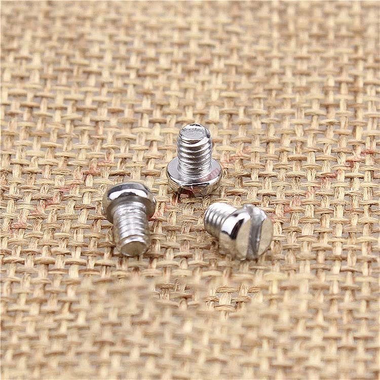 Ốc mặt nguyệt >ốc răng cưa >ốc chân vịt >gắn cử