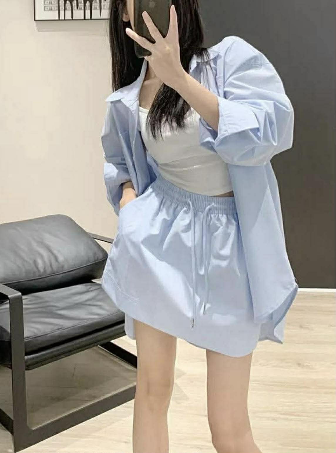 Bộ Áo sơ mi dáng dài rộng oversize kèm chân váy ngắn thời trang Hàn Quốc