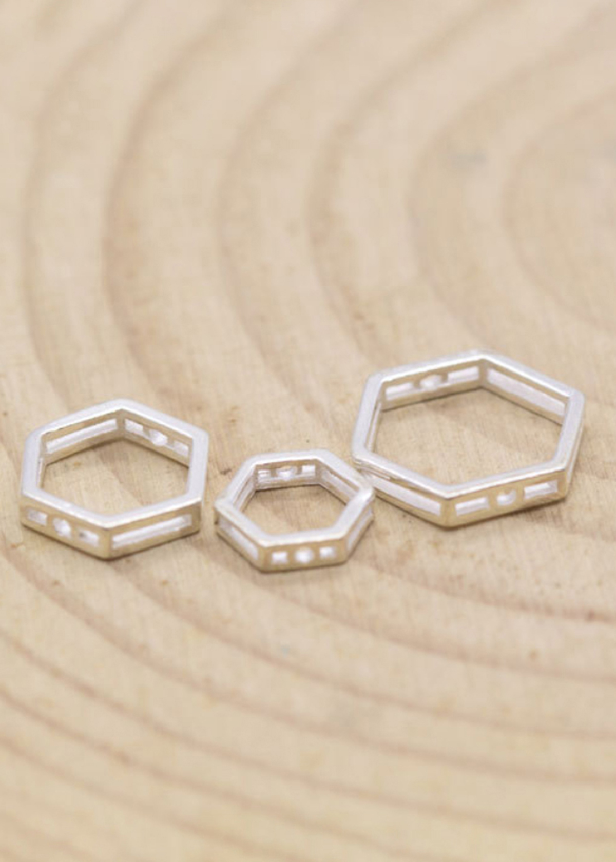 Combo charm bạc hình lục giác rỗng để lồng hạt vào giữa - Ngọc Quý Gemstones