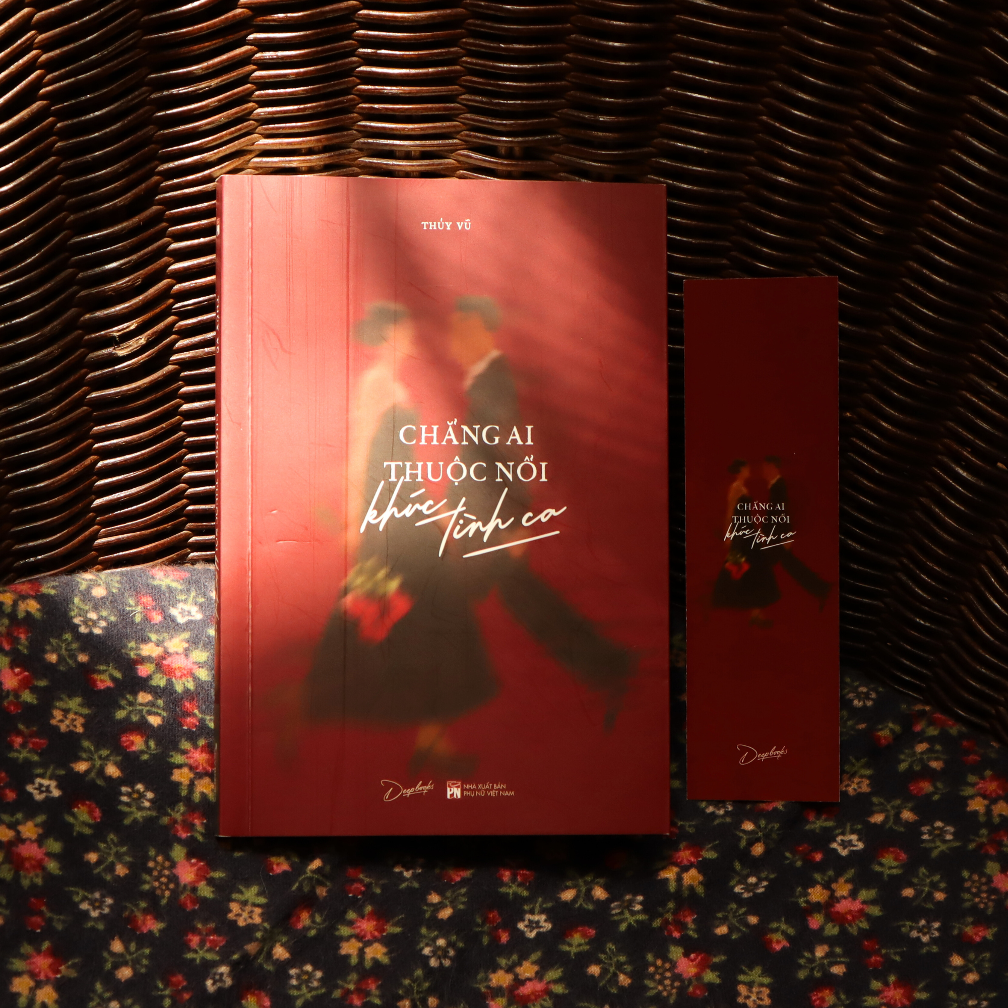 Sách Chẳng Ai Thuộc Nổi Khúc Tình Ca