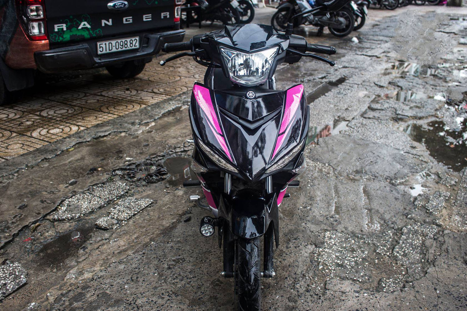 Tem trùm Exciter 150 Black Pink