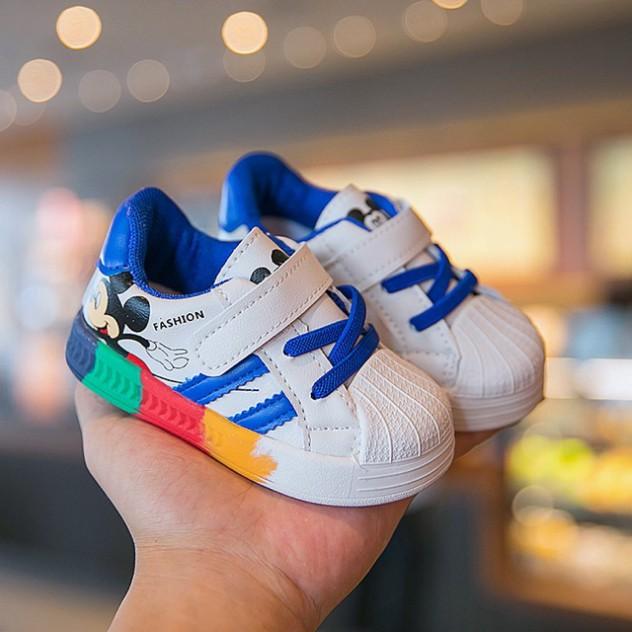 Freeship Giày thể thao màu trắng hình Micky dáng basic siêu mềm và êm chân cho bé 1- 3,5 tuổi GDAS1