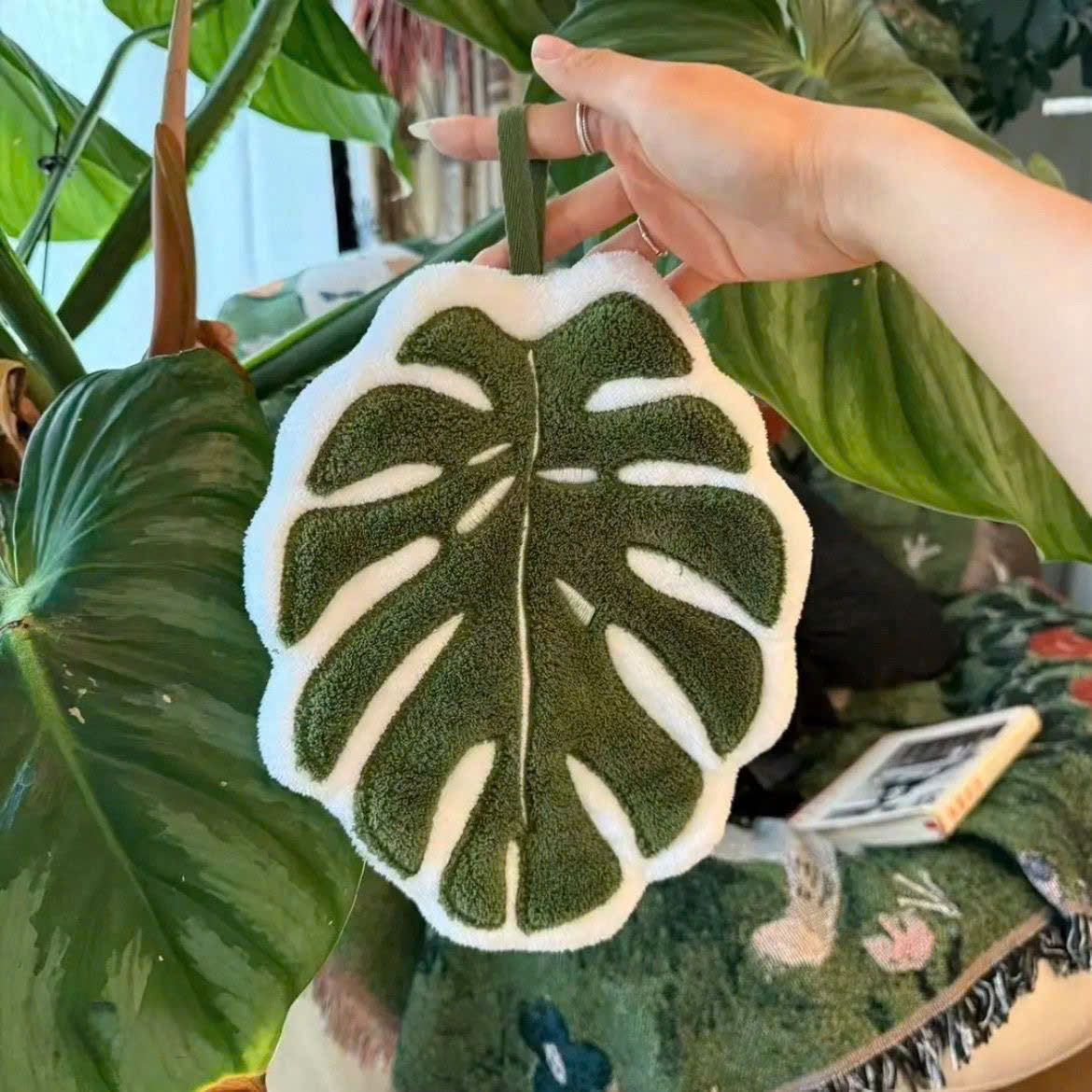 Khăn Lau Tay Nhà Tắm &amp; Khăn Decor Nhà Bếp Siêu Thấm Hút – Khăn Lông San Hô Mềm Mại, Hoa Văn Lá Dễ Thương, Nhanh Khô- HÀNG CHÍNH HÃNG MINIIN