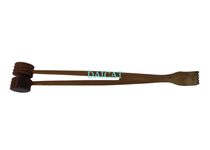 Cây gãi và đấm lưng bằng gỗ bách xanh hai đầu