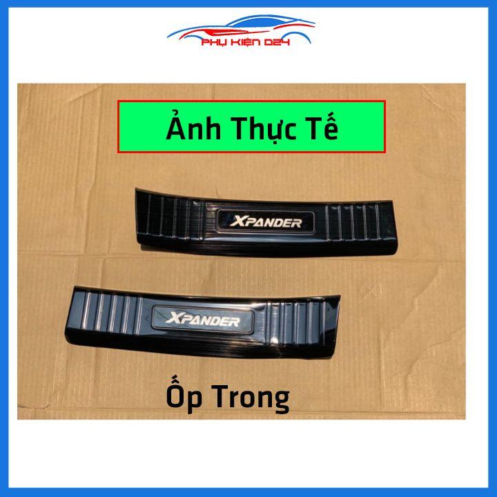 Ốp chống trầy cốp Xpander thép không gỉ vân titan bảo vệ xe chống va đập
