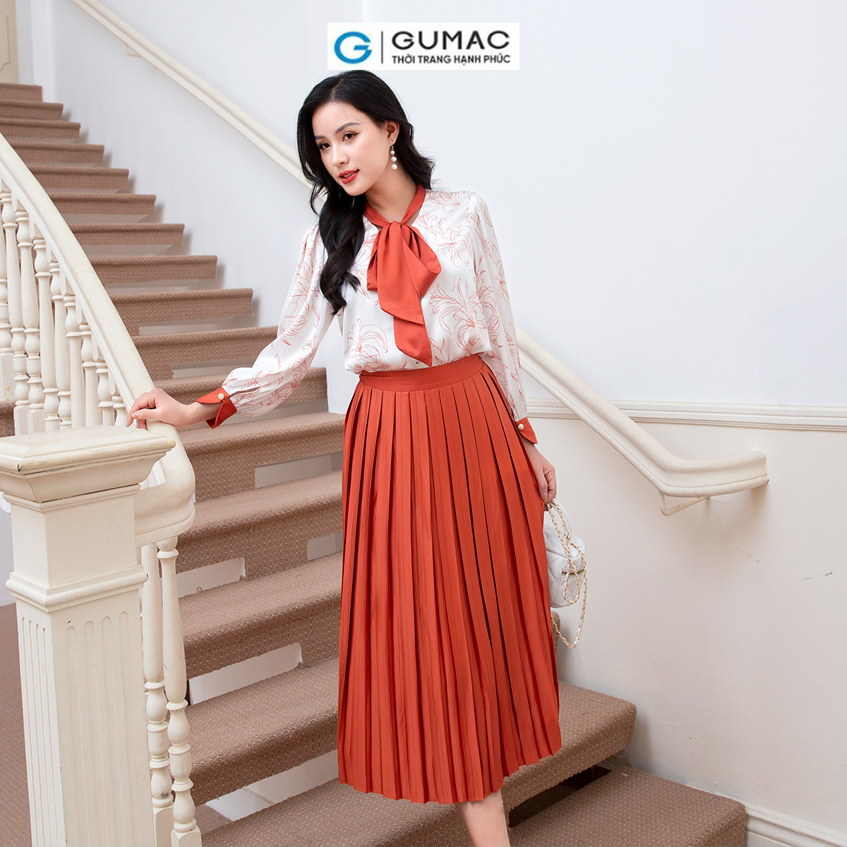 Chân váy lụa dập ly thời trang GUMAC VD10007