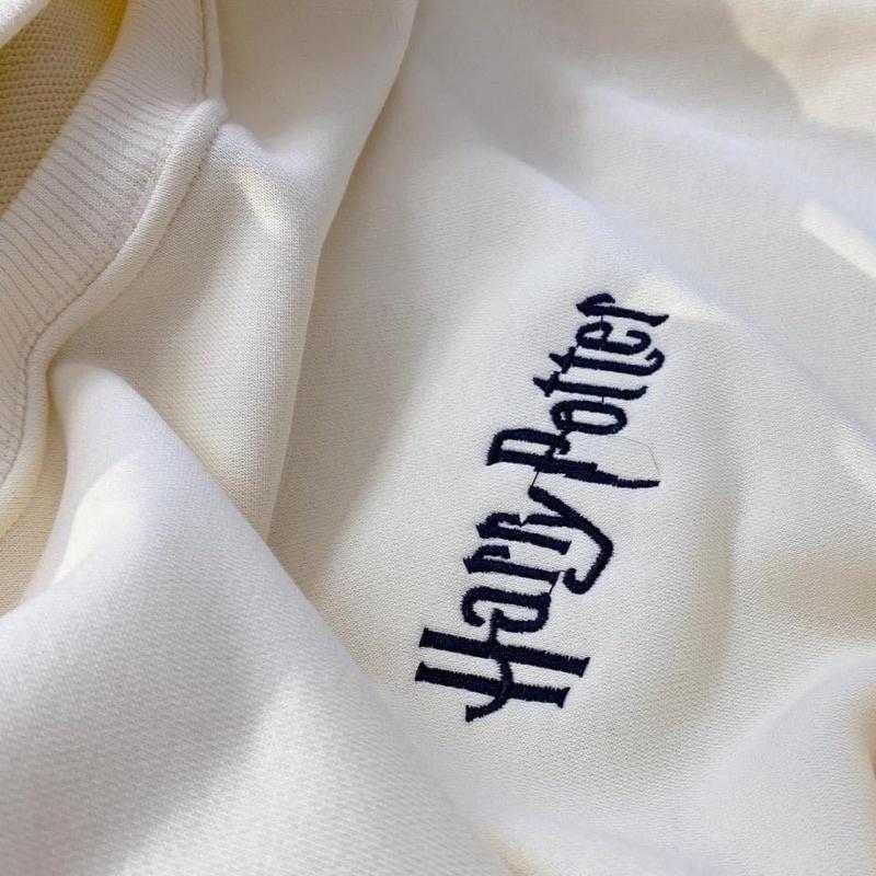 Áo Sweater Dáng Rộng Chữ Thêu HARRY POTTER  ,Áo Sweater Chỉ Nổi Chữ Thêu Phong Cách Unisex Nam Nữ Dáng Rộng