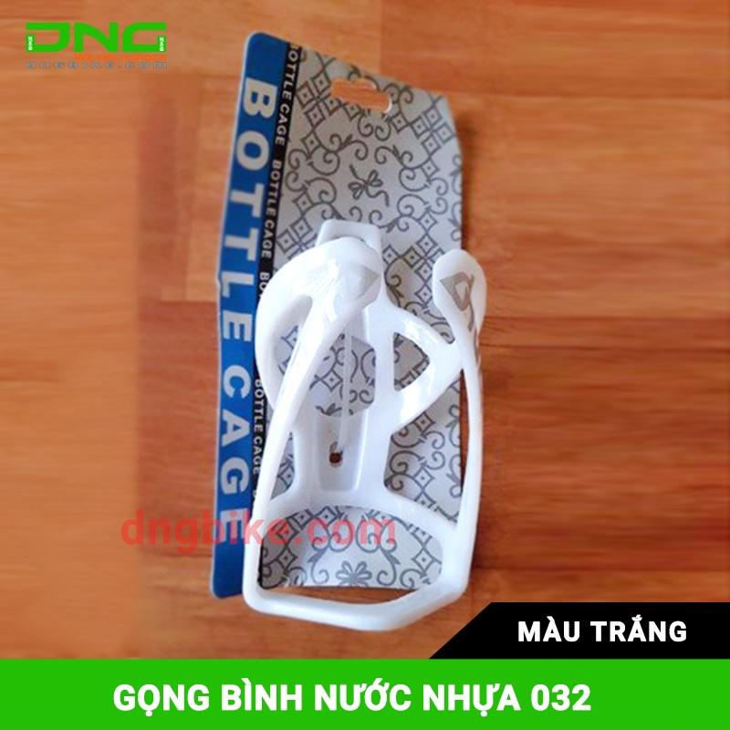 Gọng bình nước nhựa gắn xe đạp 032