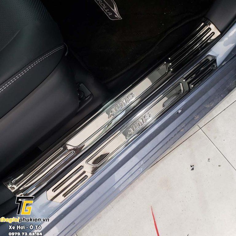 Bộ Ốp bậc, Nẹp bước chân Titan Toyota Altis 2022