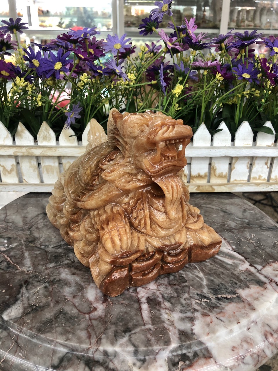 Tượng Long Quy đứng trên thỏi vàng phong thủy đá cẩm thạch vân gỗ - Dài 15 cm