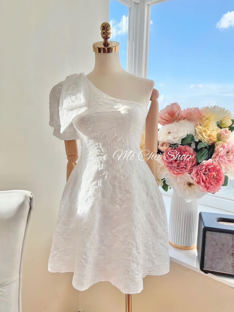 Đầm xòe gấm lệch vai nơ