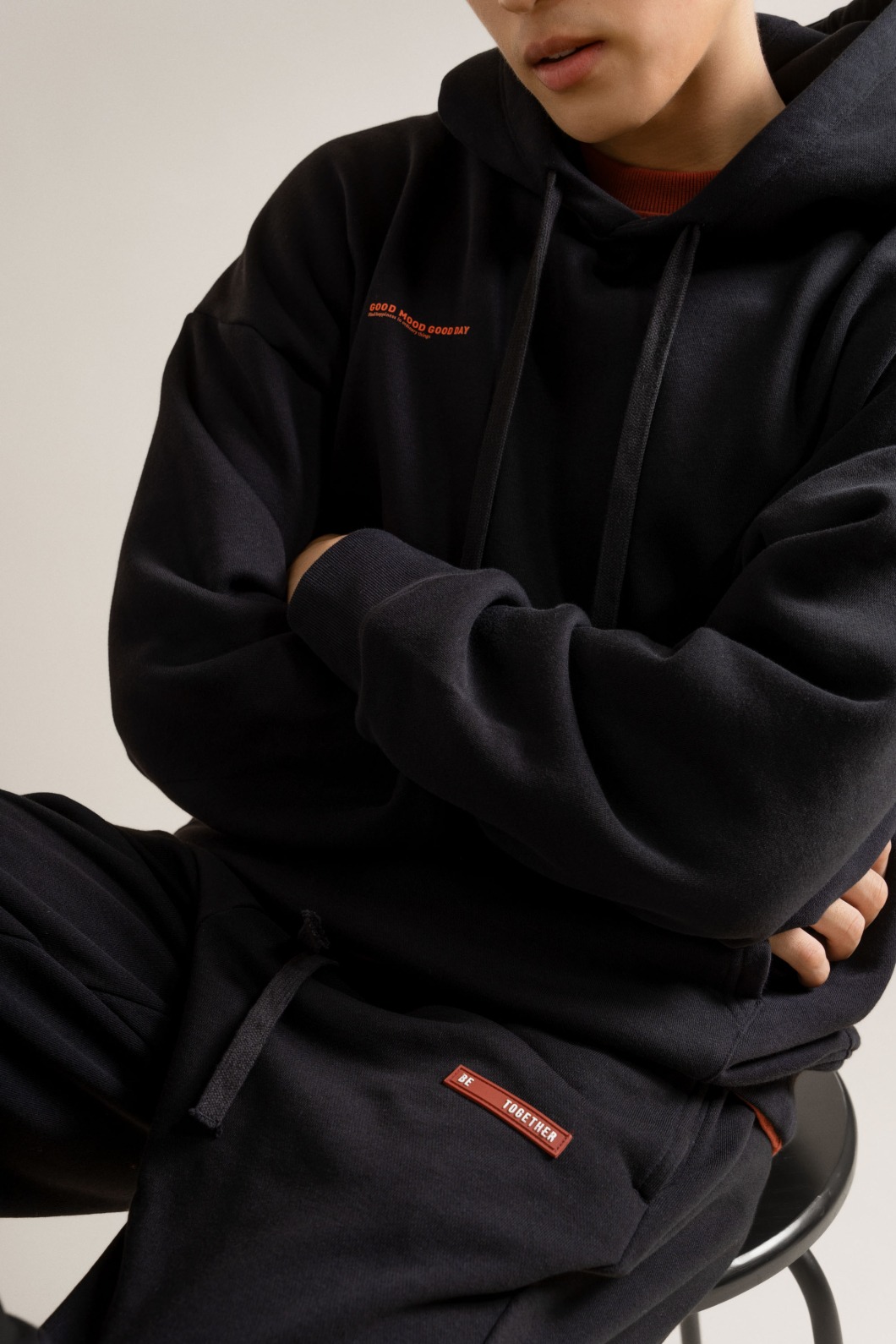 Áo Hoodie ROUTINE Unisex Có Túi Mũ In Chữ Form Loose màu đen - 10F23HODU003 | LASTORE MENSWEAR