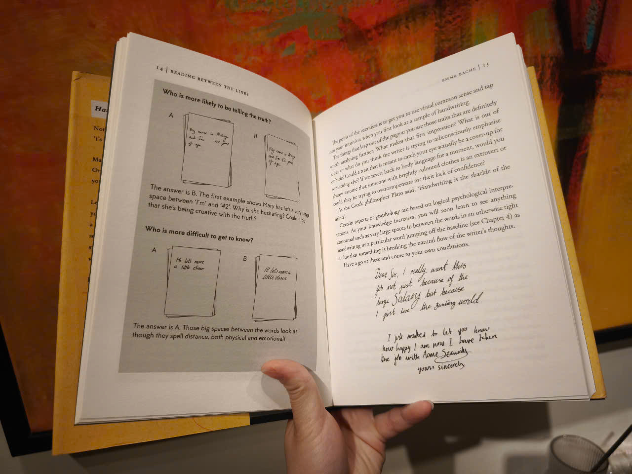 Sách - Reading Between the Lines: What your handwriting says about you by Emma Bache