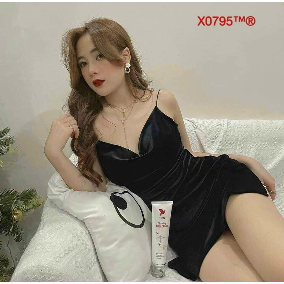 Đầm nhung hai dây cổ đổ sexy tôn dáng hở lưng quyến rũ