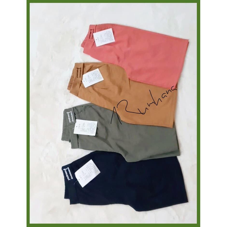 Quần ngố đũi thêu chữ QS56 RumHana