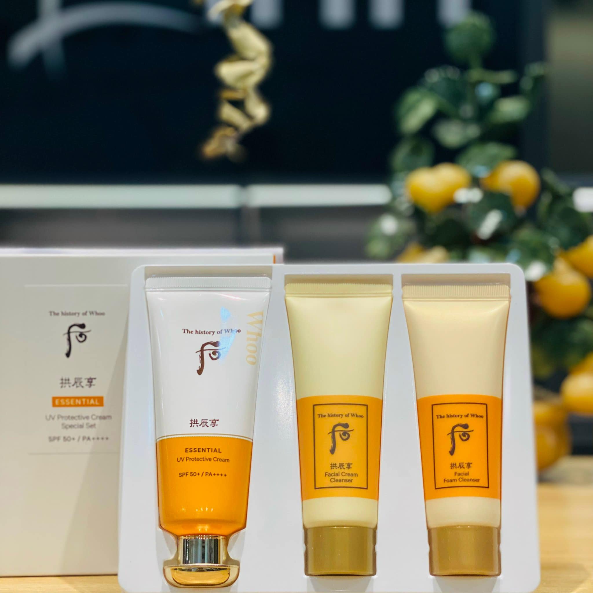 Bộ Kem Chống Nắng Dưỡng Ẩm Whoo Whoo Gongjinhyang Essential UV Protective Cream SPF 50+/PA++++ Special Set