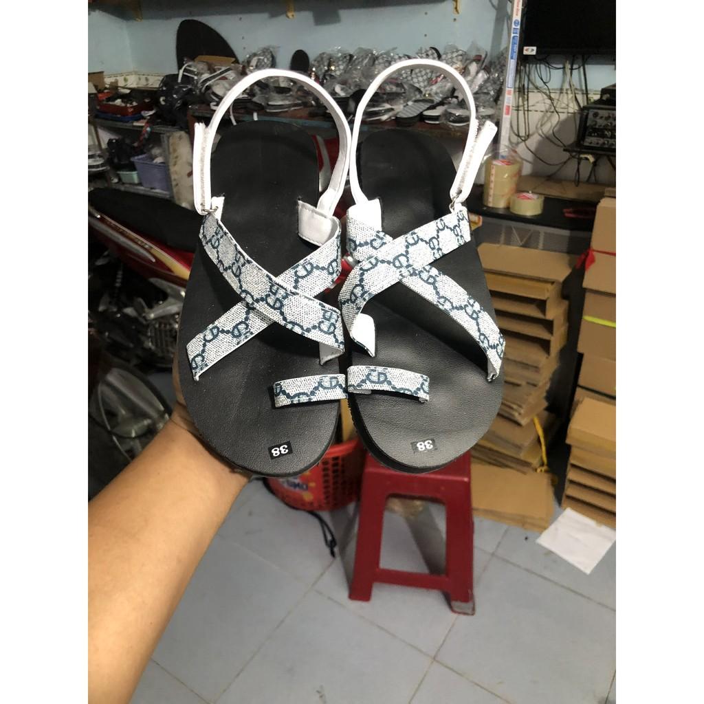 Sandal nữ đế đen quai đen size từ 35 nữ đến 42 nữ