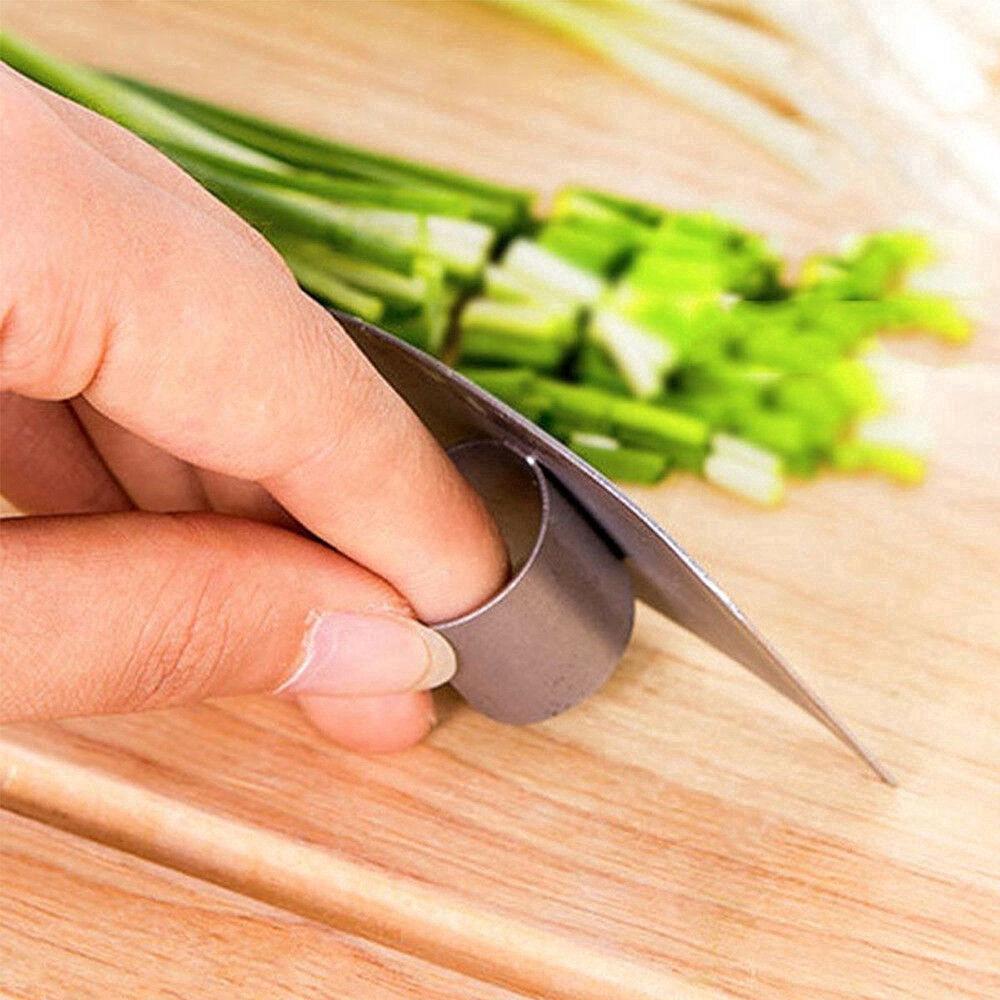 Dụng cụ bảo vệ ngón tay khi cắt thức ăn bằng thép không gỉ