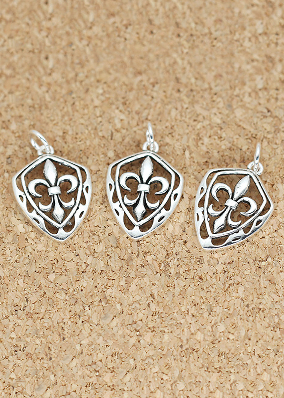 Combo 2 cái charm bạc hình tấm khiên thập giá treo - Ngọc Quý Gemstones