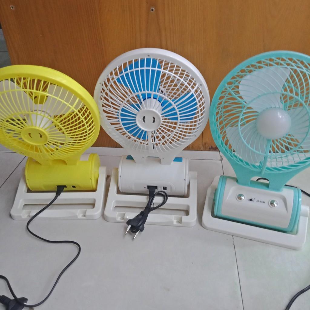 Quạt tích điện mini để bàn, quạt sạc pin siêu to , cổng sạc trực tiếp điện 220v Queenshop