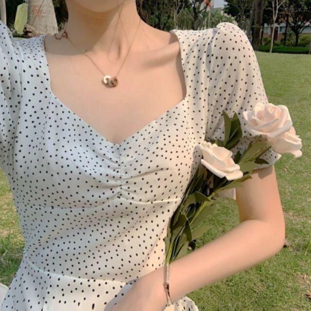 Đầm xẻ tà dự tiệc SANMAY đầm xẻ đùi ôm body dáng dài, vải lụa hoạ tiết chấm bi trắng VD120