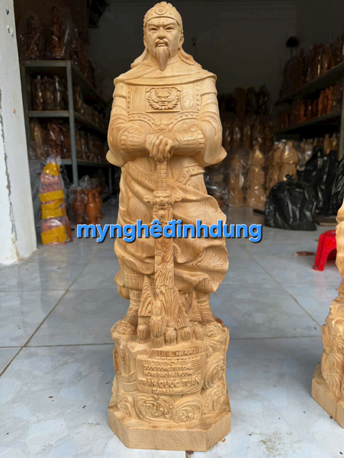 Tượng trần quốc tuấn trần hưng đạo vương bằng gỗ ngọc Am thơm nức cao 70cm