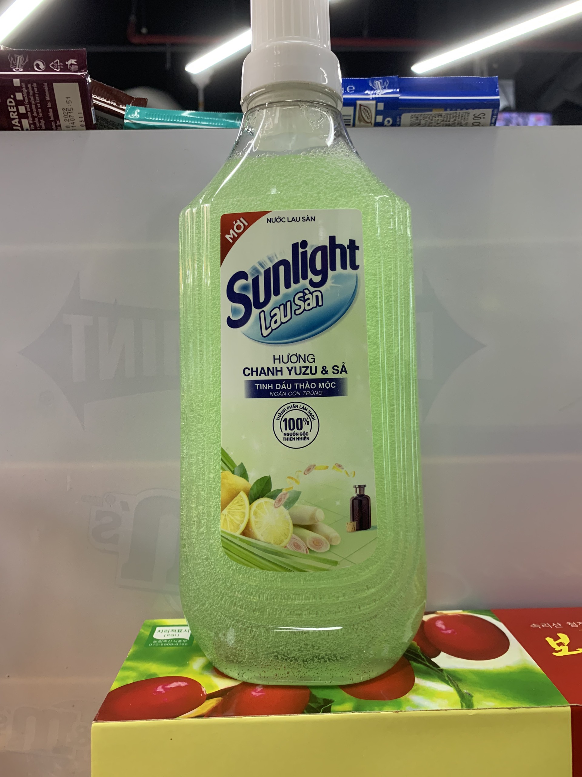 Nước lau sàn Sunlight hương chanh yuzu và sả 1kg