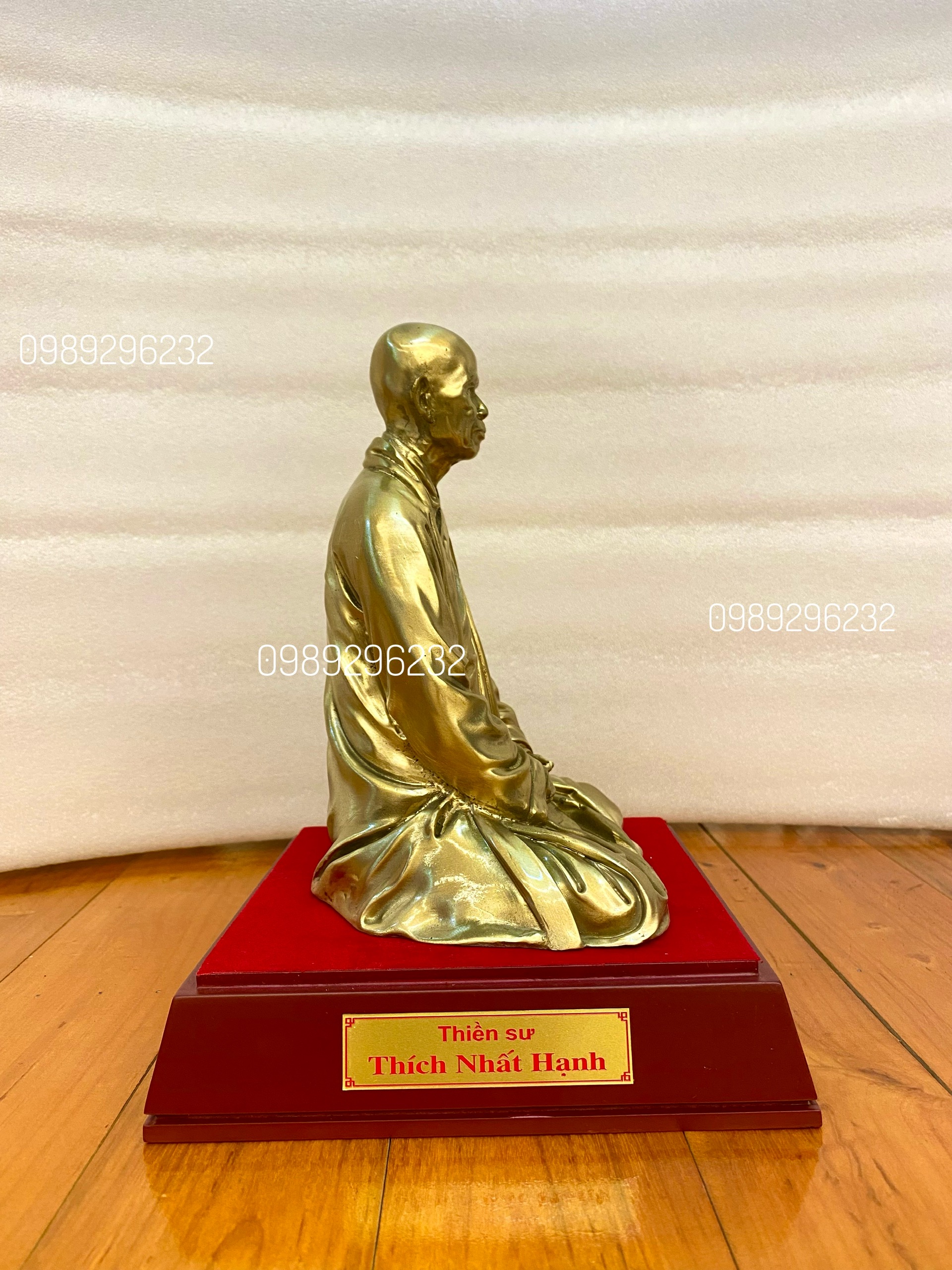 Tượng Thiền Sư Thích Nhất Hạnh bằng đồng vàng - Tượng sư Nhất Hạnh