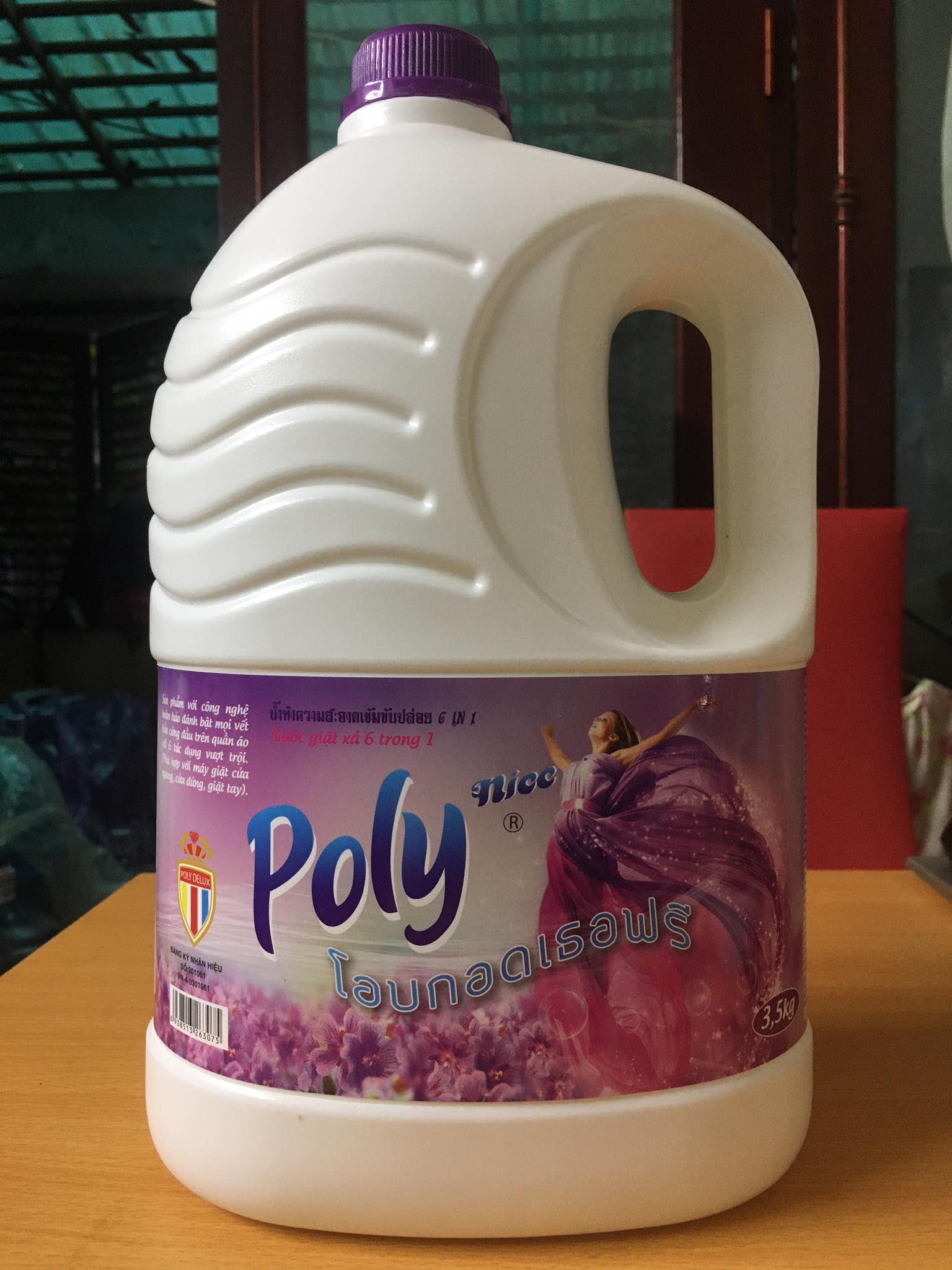 Nước giặt xả Poly Nice (3,6 L)