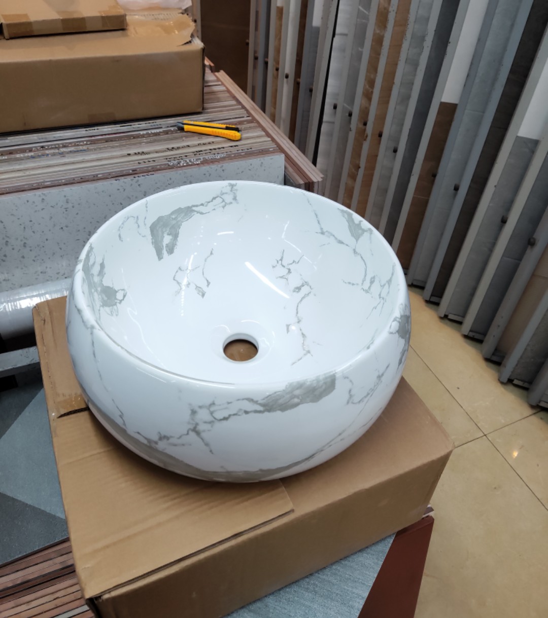 CHẬU ĐẶT BÀN LAVABO HÌNH TRÒN VÂN KHÓI CAO CẤP