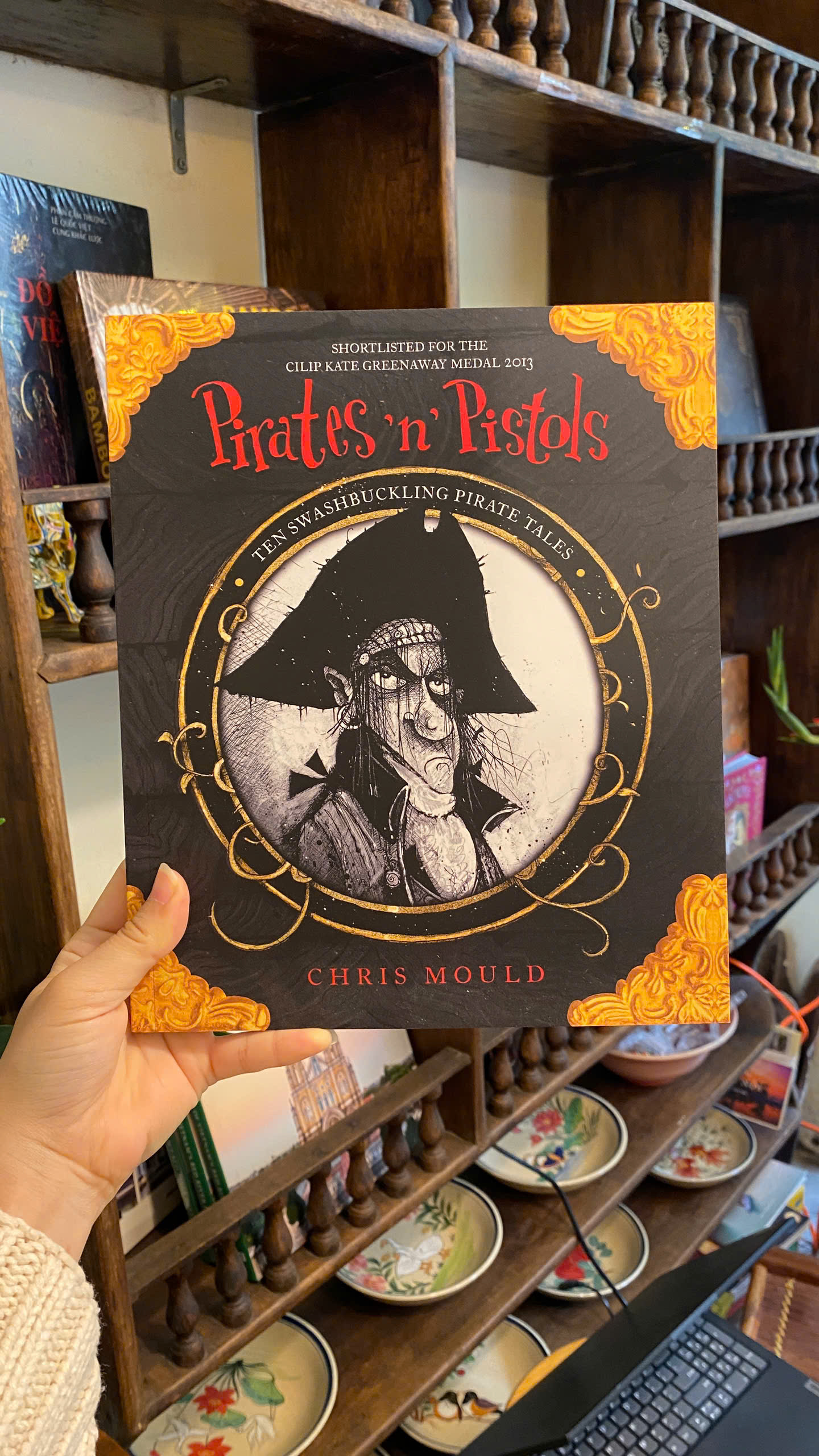 Sách - Pirates 'n' Pistols: Ten Swashbuckling Pirate Tales by Chris Mould | English Children's Book