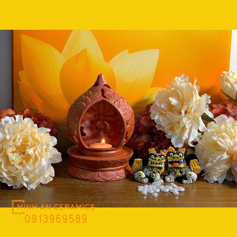 Bếp đốt trầm đèn lồng gốm Bát Tràng màu đen và màu đỏ kèm đế