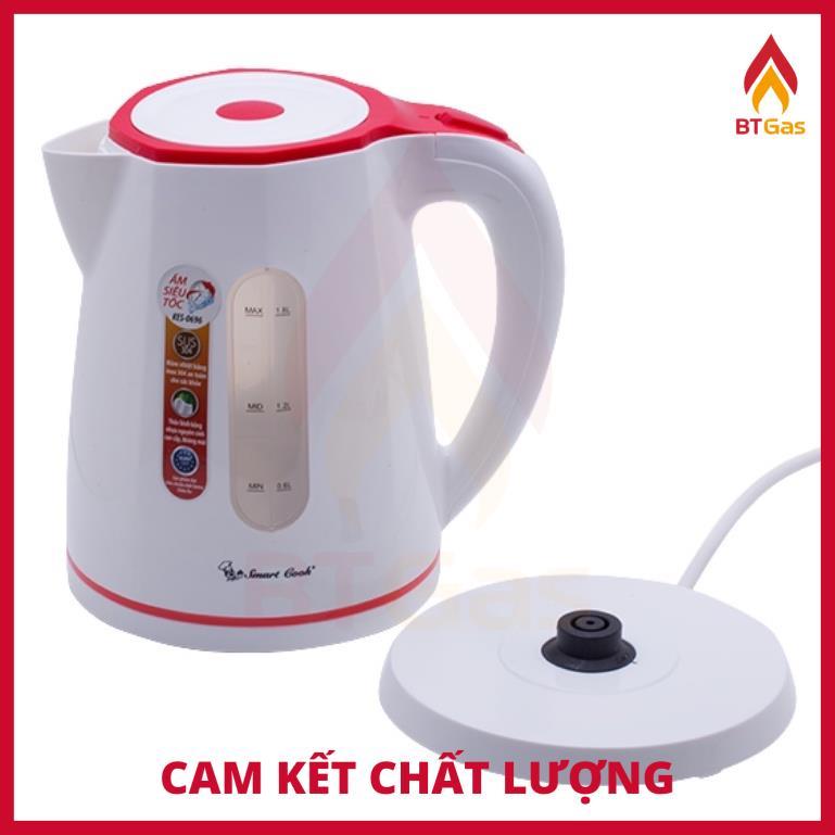 Ấm siêu tốc, bình đun nước siêu nhanh, thân nhựa nguyên sinh an toàn Smartcook KES-0696 - Hàng chính hãng