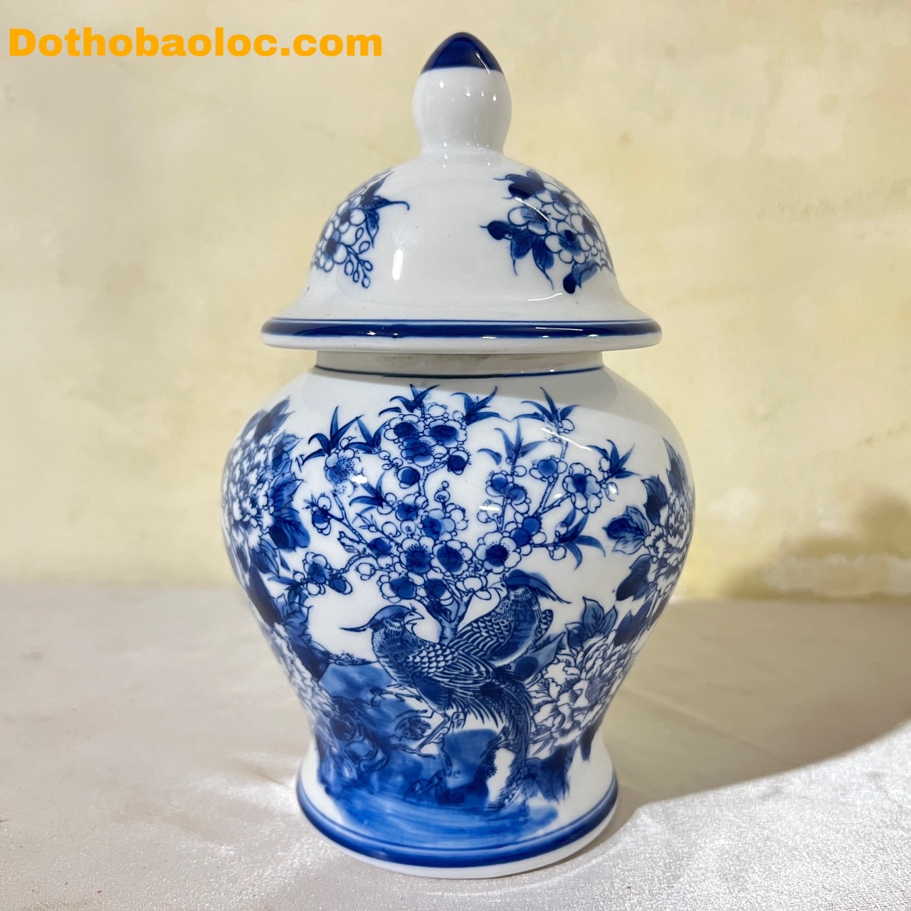 Hũ đựng muối gạo, đựng nước thờ cúng bằng sứ Bát Tràng hình hoa sen cao 17cm