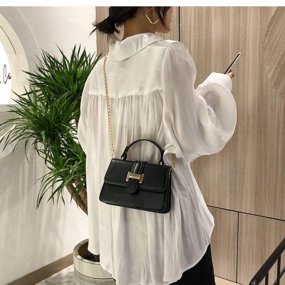 Túi xách đeo vai hình vuông phối dây xích thời trang nữ sành điệu 2021