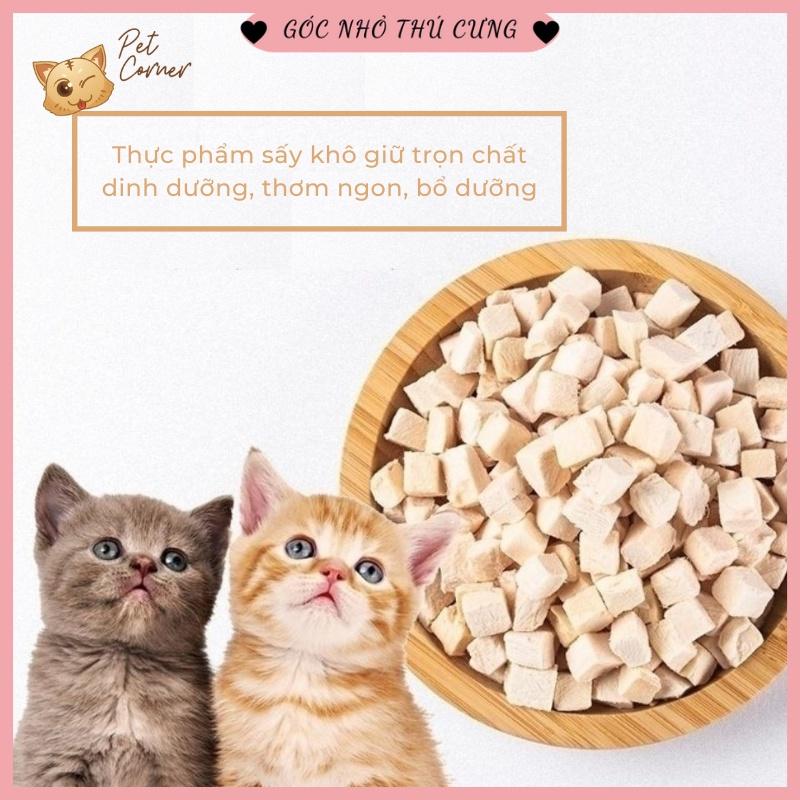 Thức ăn sấy khô cho chó mèo